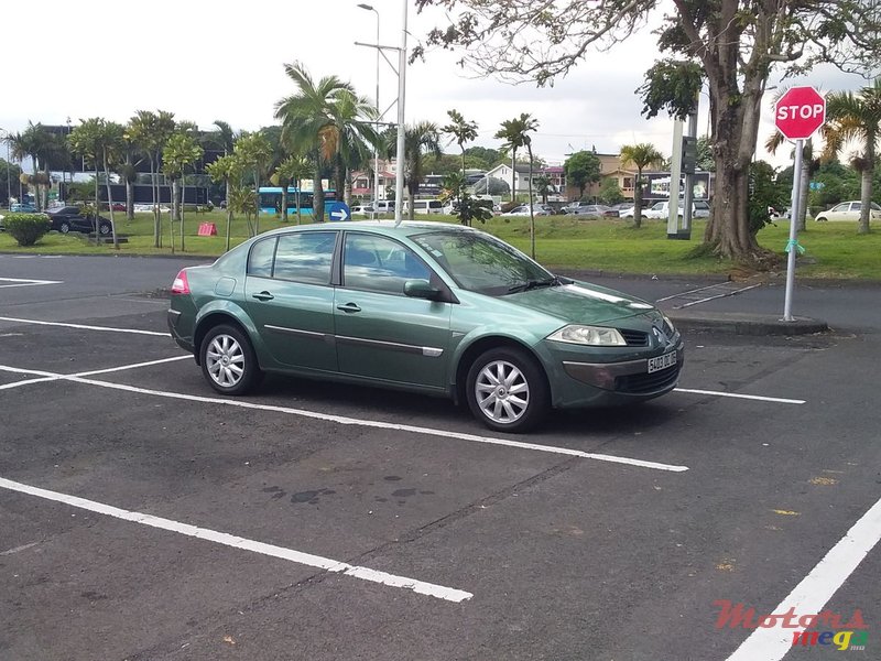 2006' Renault Megane photo #1