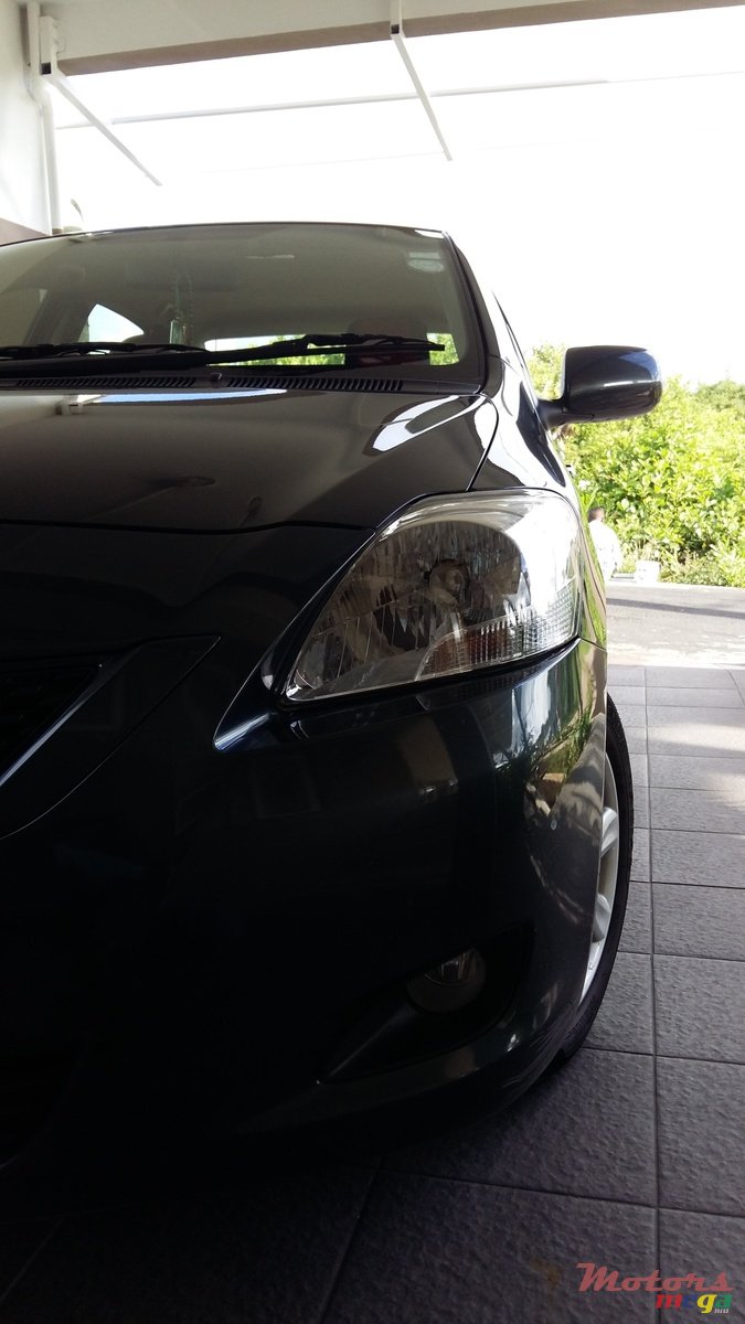 2012' Toyota Yaris photo #1