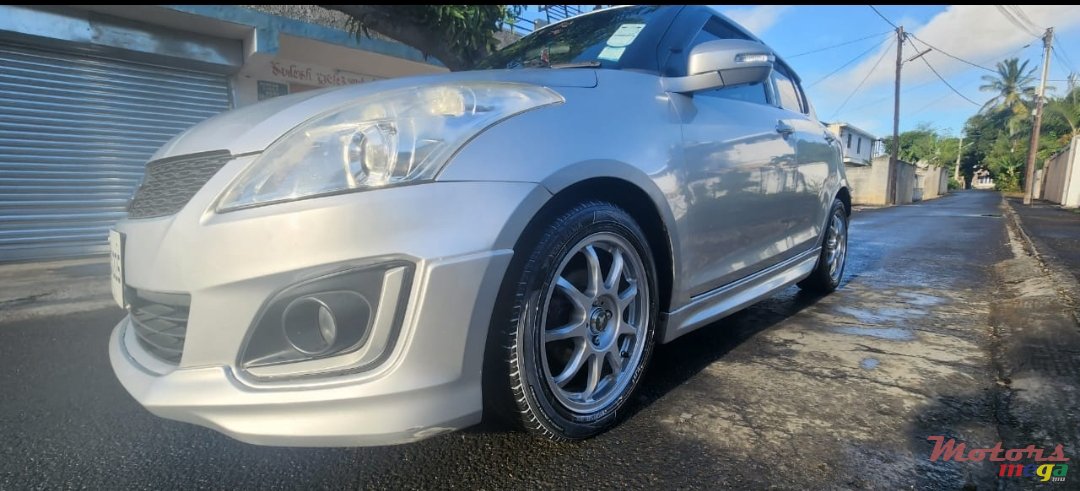 2013' Suzuki photo #1