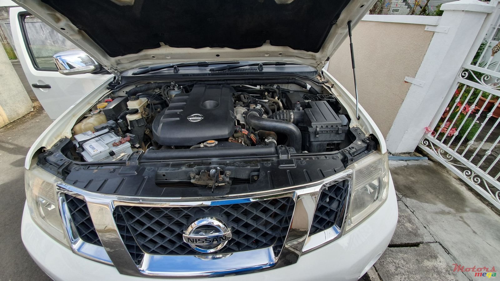 2011' Nissan Navara Navara 4x4 photo #4