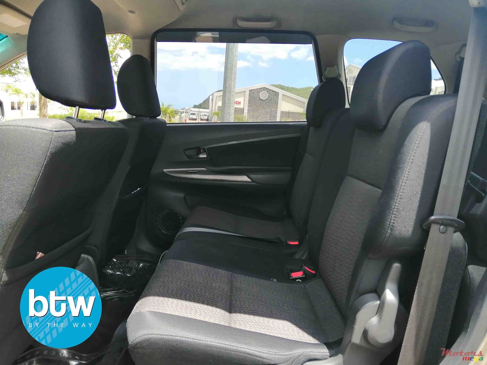 2014' Toyota Avanza photo #4