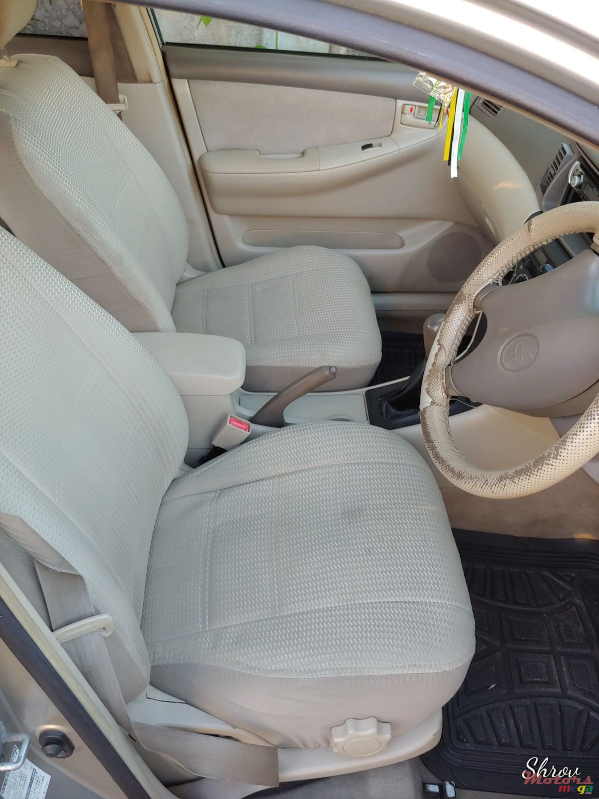 2001' Toyota Corolla NZE Grade x photo #3