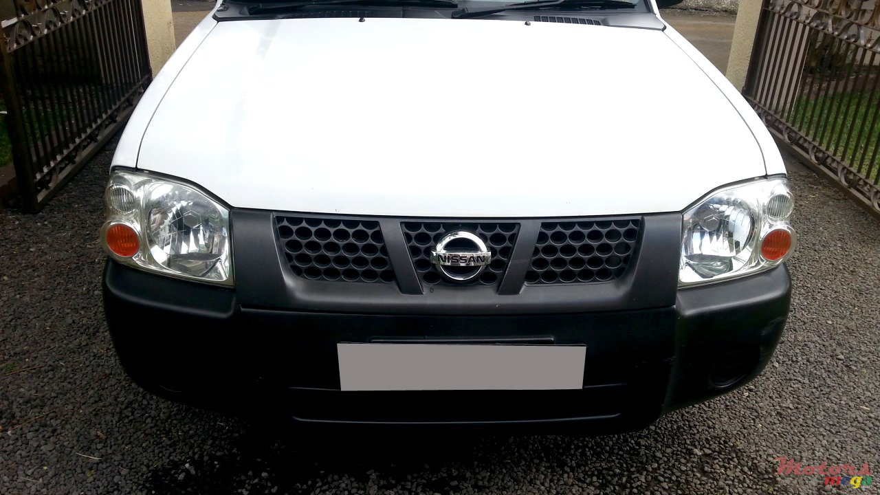 2010' Nissan Navara photo #1