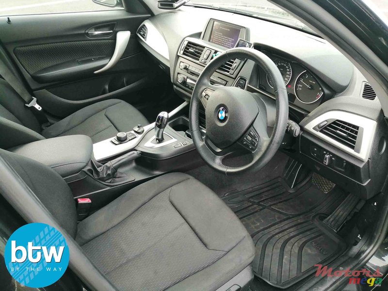2012' BMW 1 Series 118i photo #4