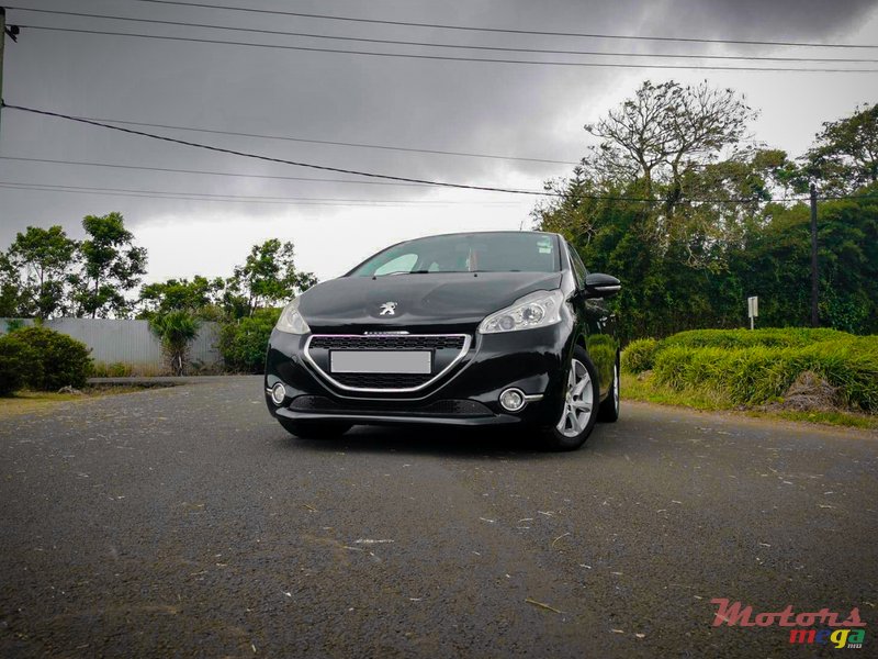 2014' Peugeot 208 photo #4