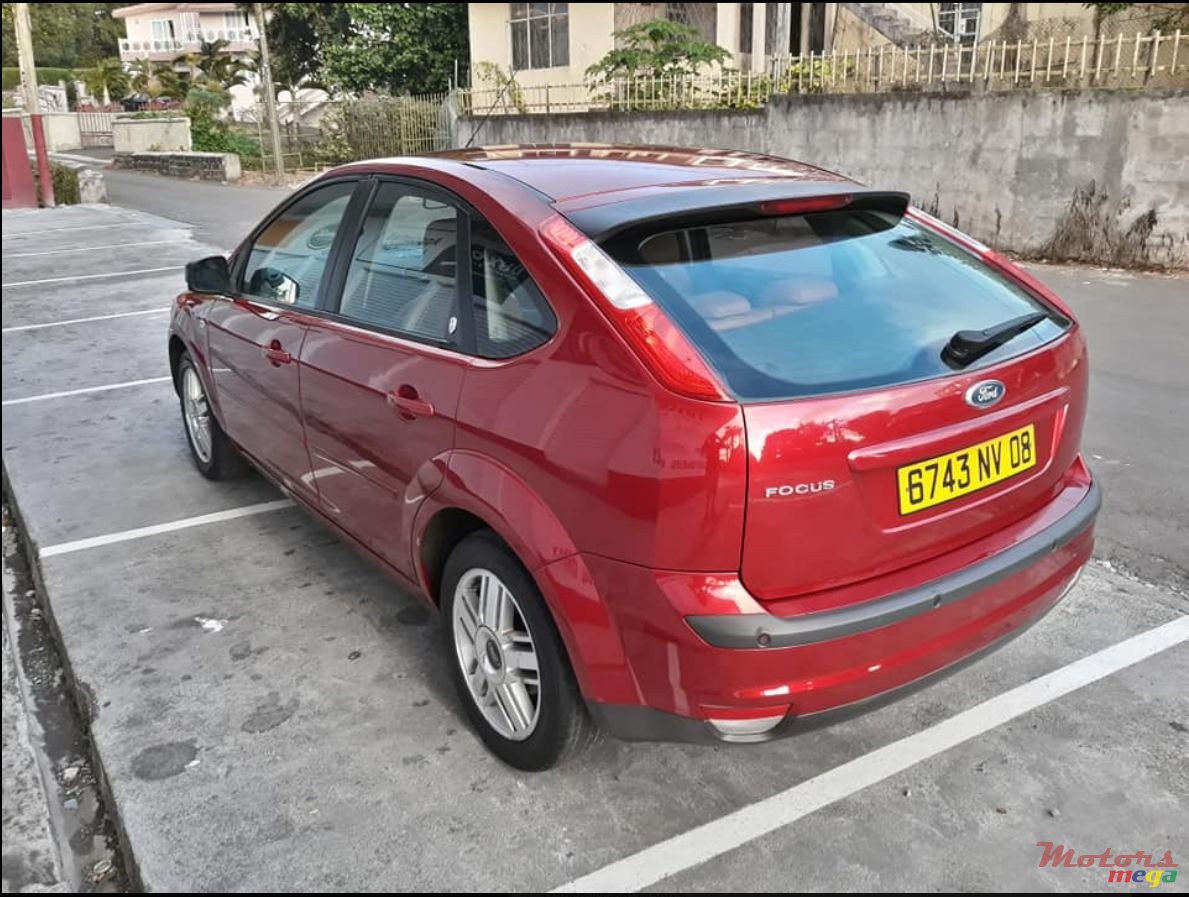 2008' Ford Focus photo #3