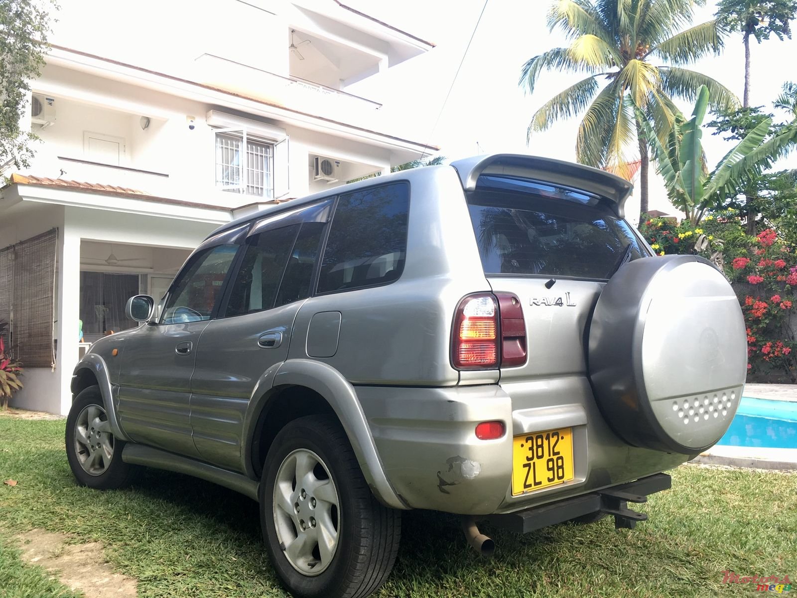 1998' Toyota RAV4 photo #1