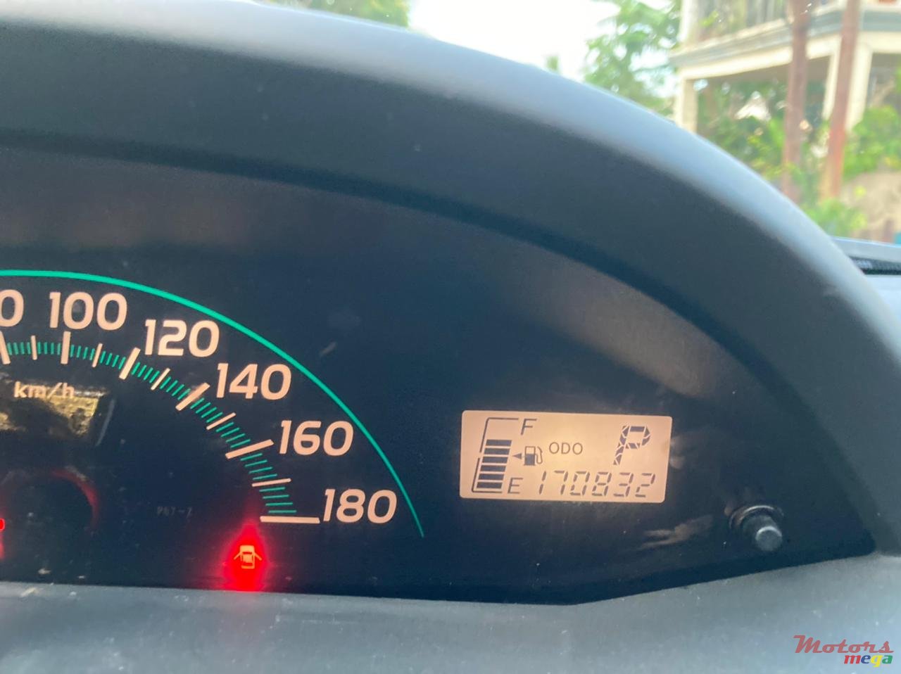 2005' Toyota Vitz photo #3