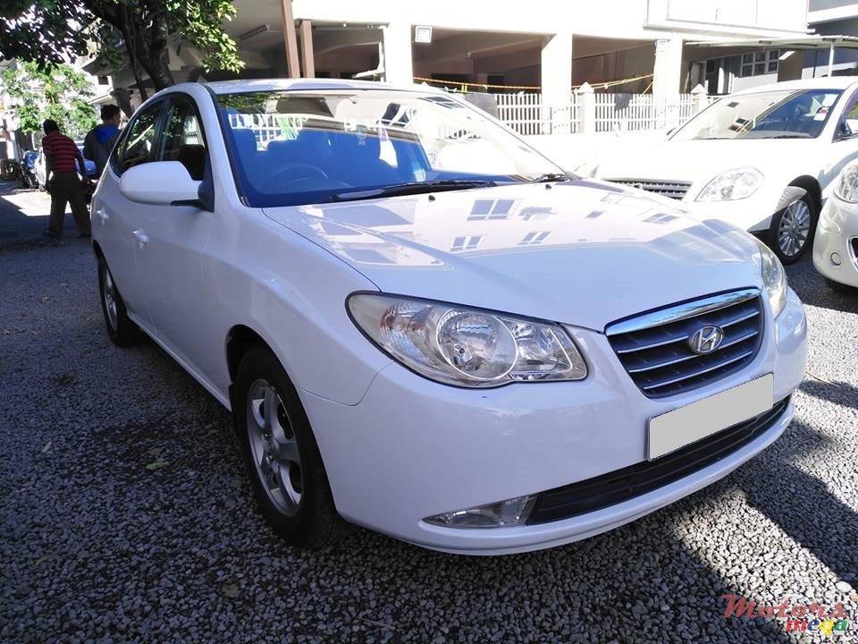 2010' Hyundai Elantra photo #2