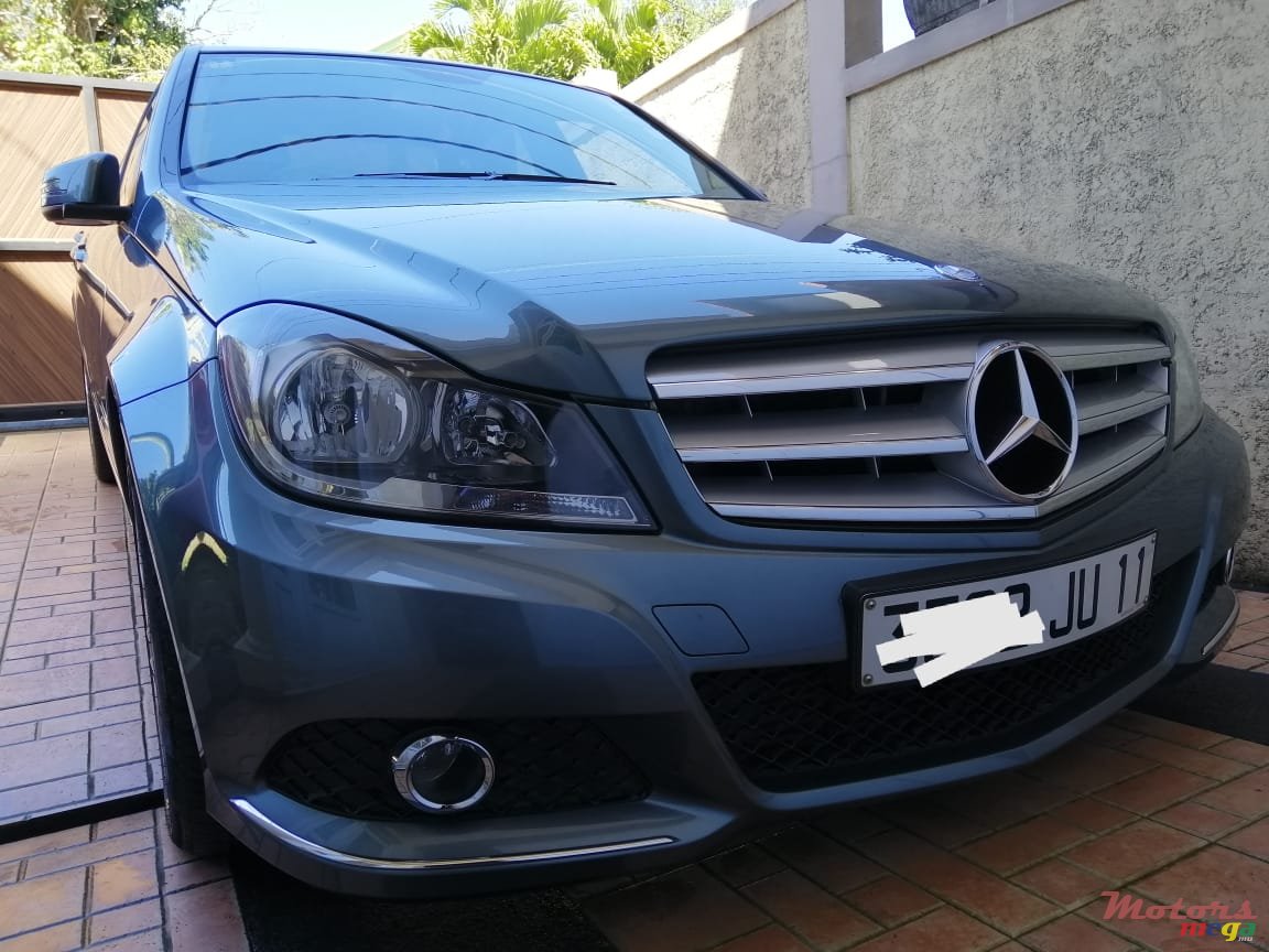 2011' Mercedes-Benz CL 180 photo #1