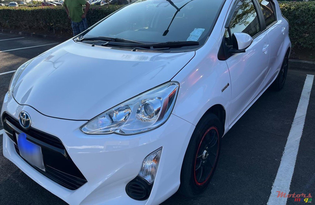 2016' Toyota Aqua NIL photo #3