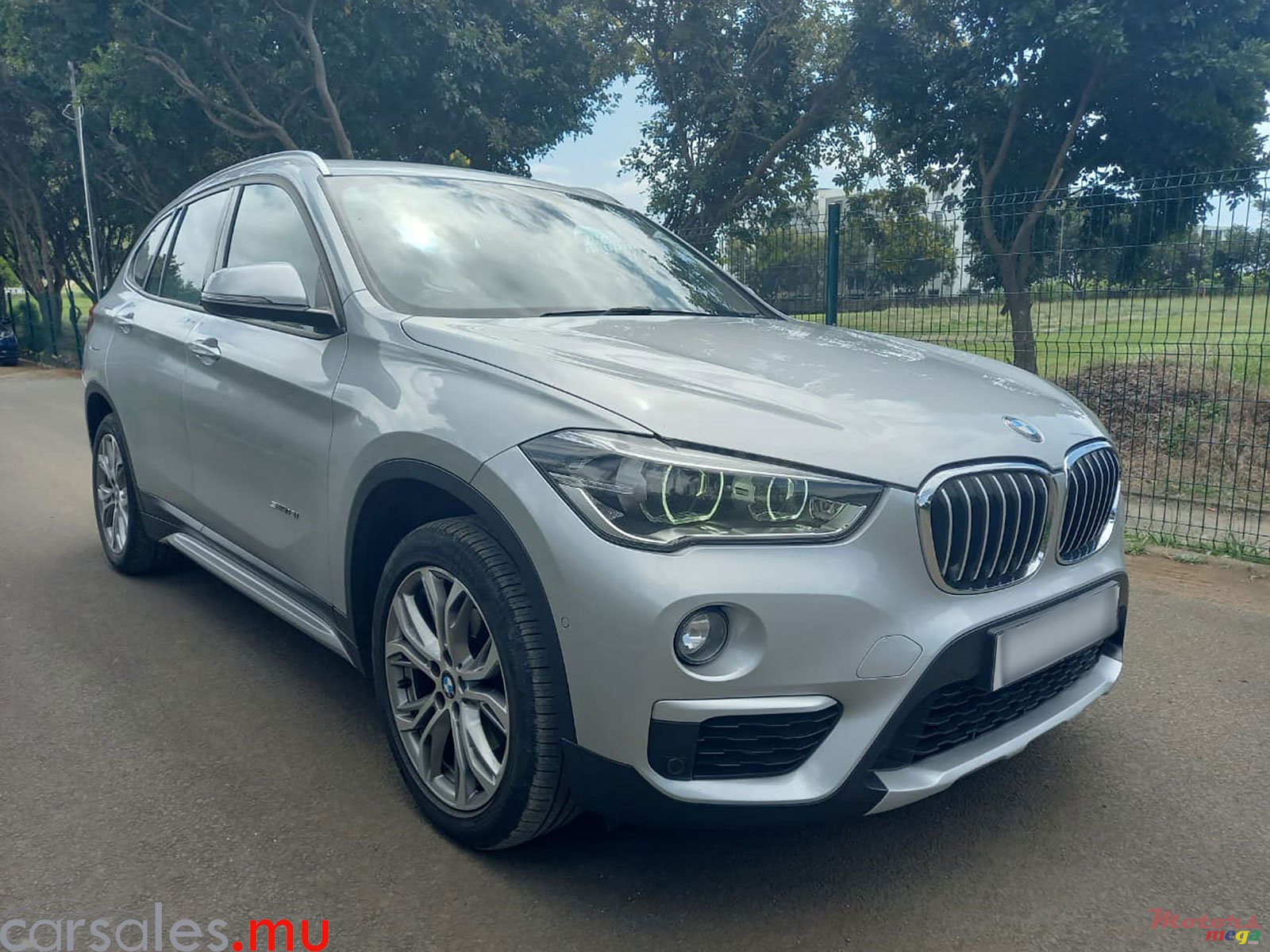 2017' BMW X1 SDrive 18i X Line 1.5 photo #2