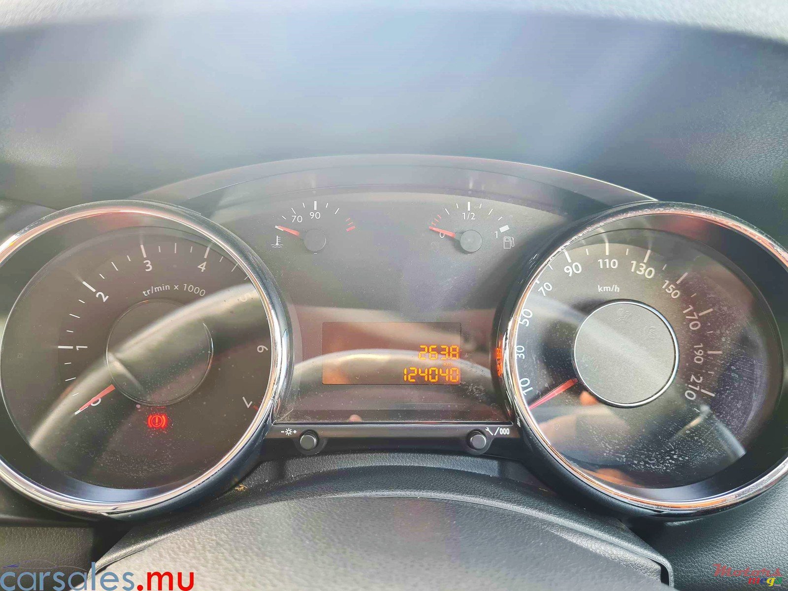 2011' Peugeot 3008 1.6 THP photo #7