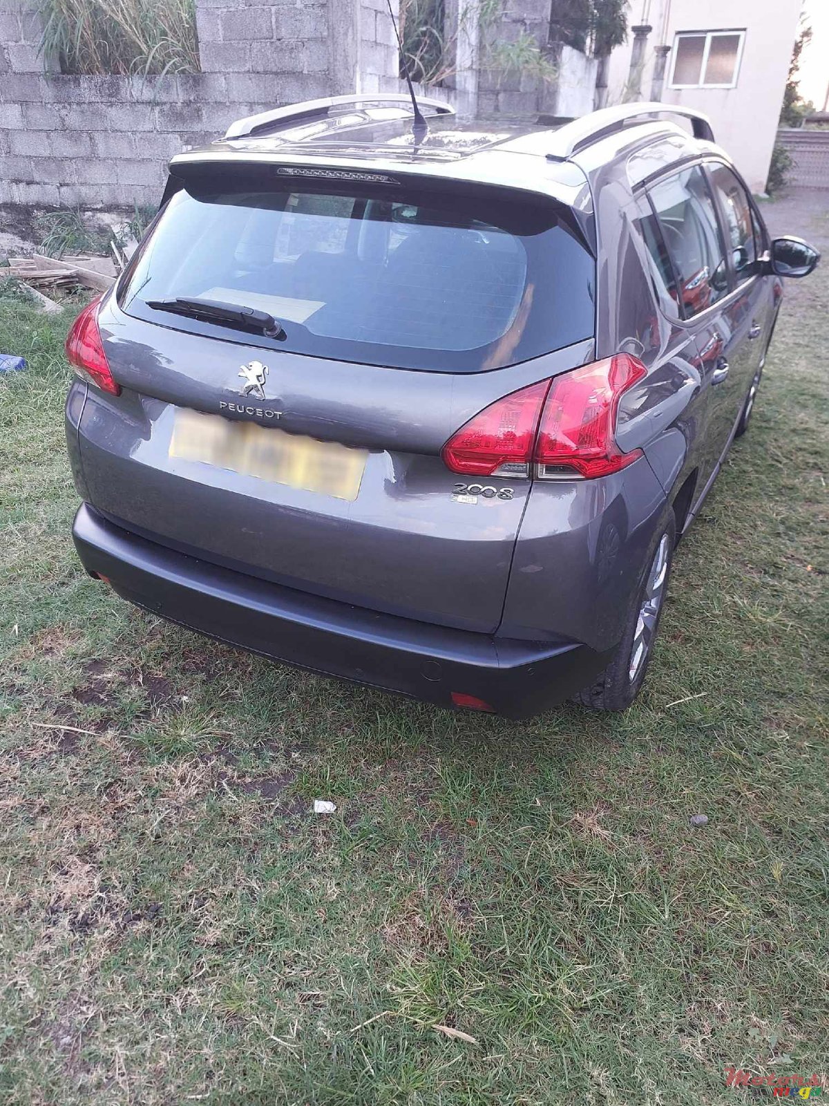 2013' Peugeot 2008 photo #4