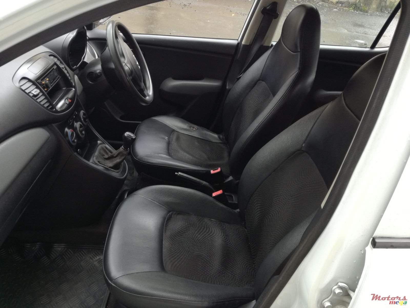 2011' Hyundai i10 photo #2