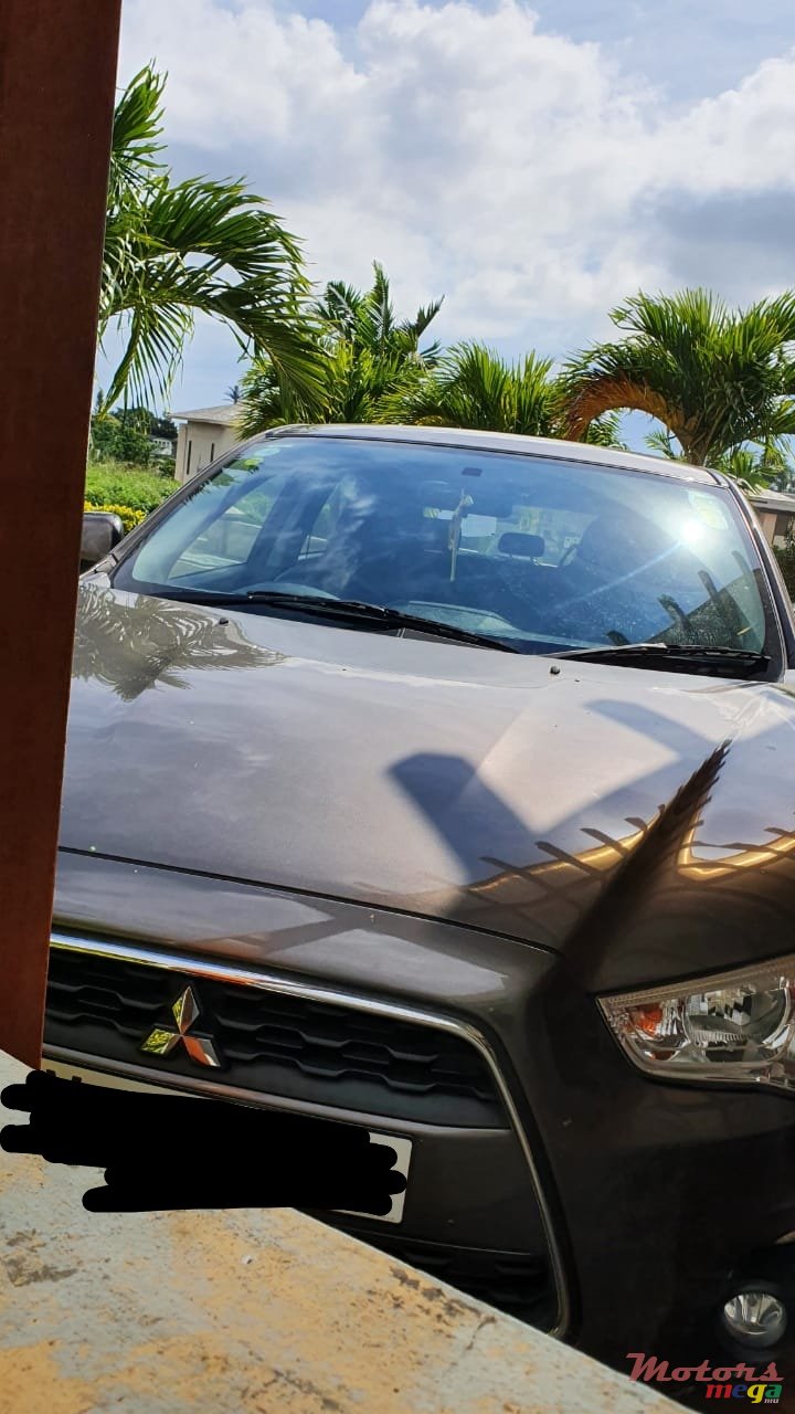 2014' Mitsubishi ASX photo #4