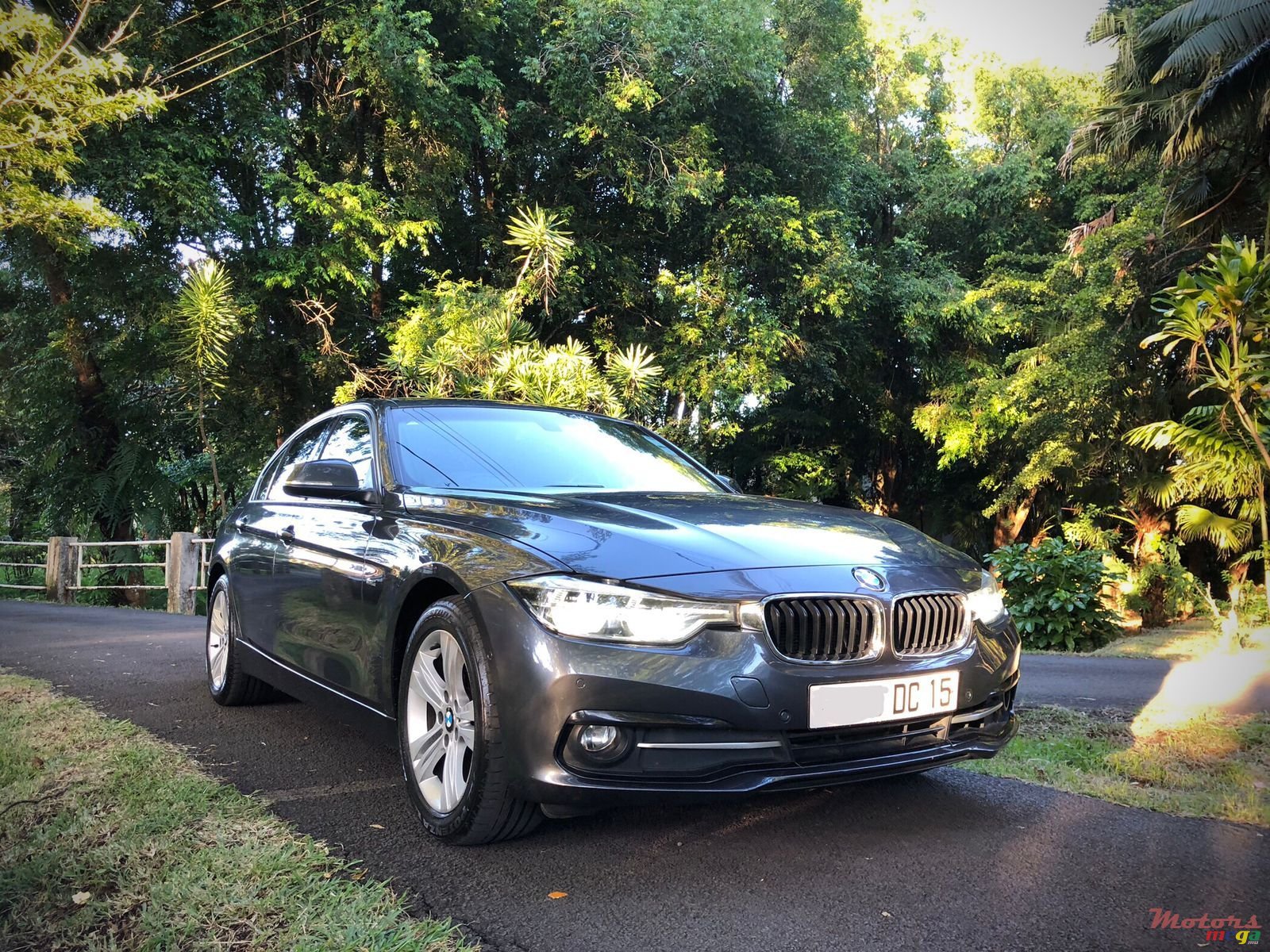 2015' BMW 318i manual photo #1