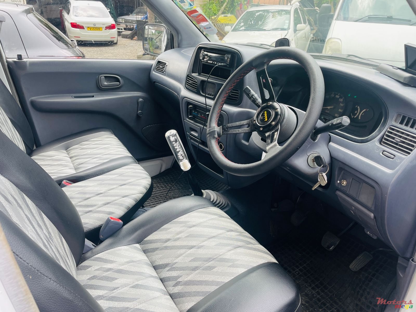 2000' Toyota Town Ace photo #7