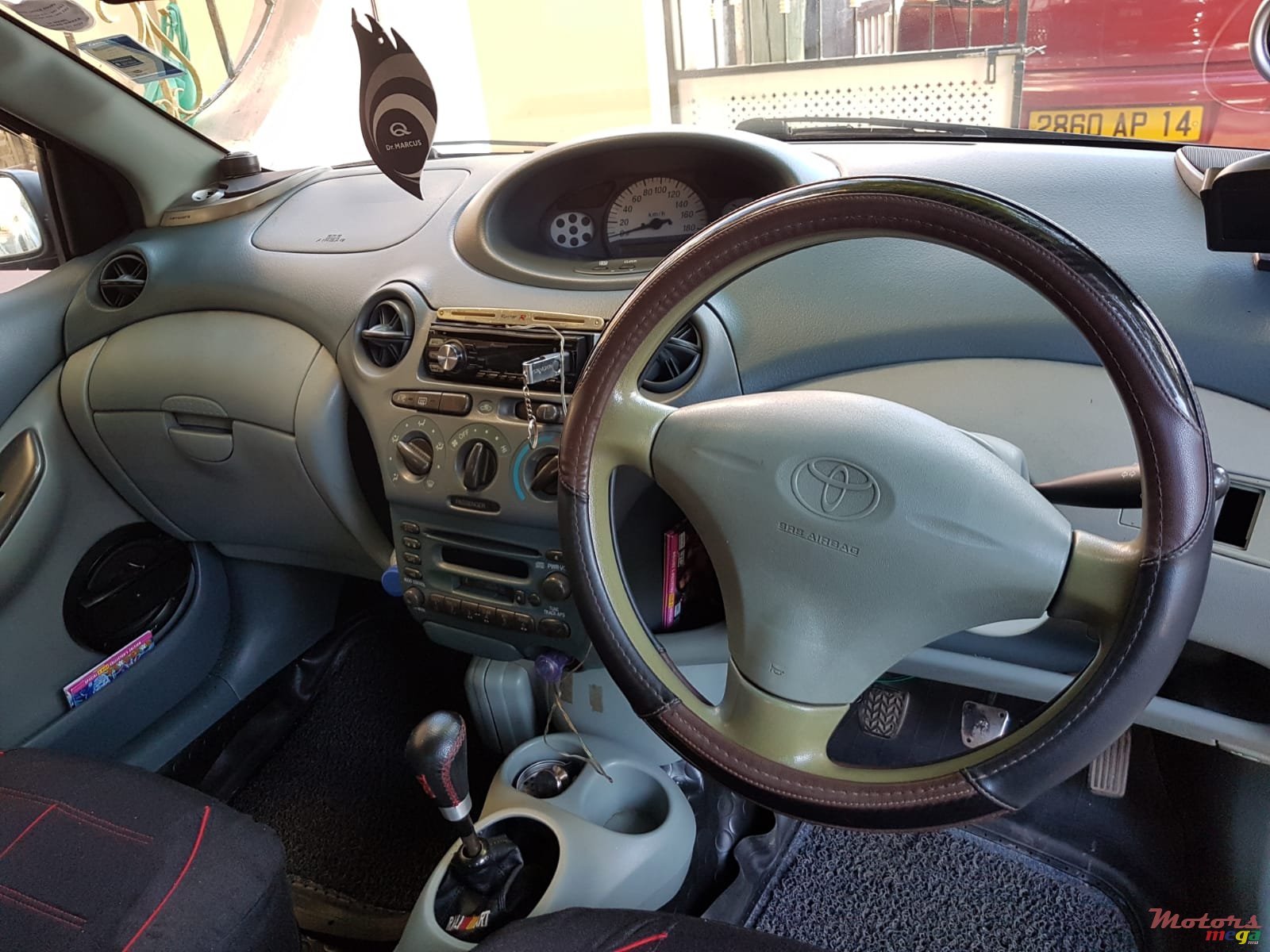 2000' Toyota Vitz photo #5