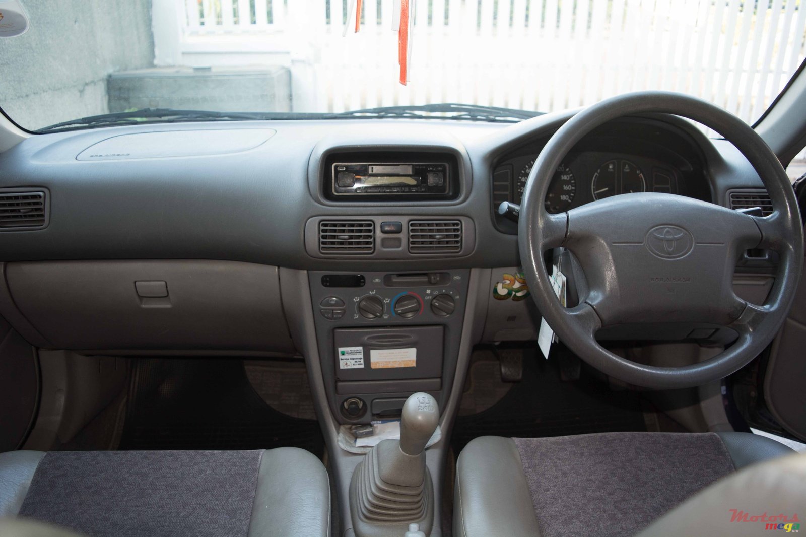 1999' Toyota Corolla photo #2