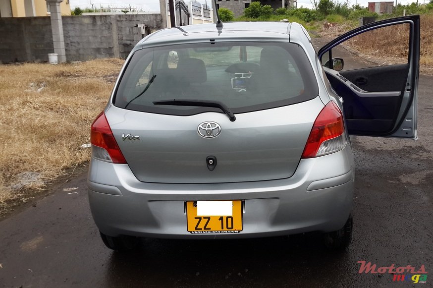 2010' Toyota Vitz photo #4