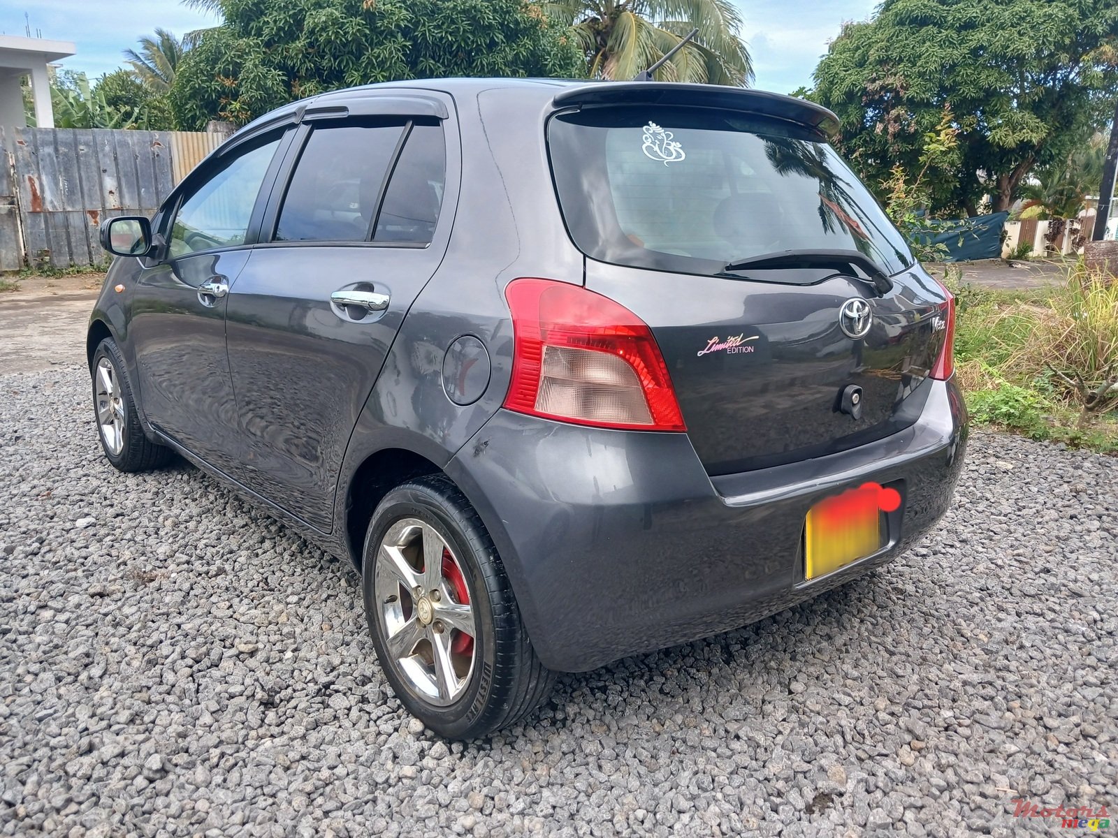 2006' Toyota Vitz photo #7