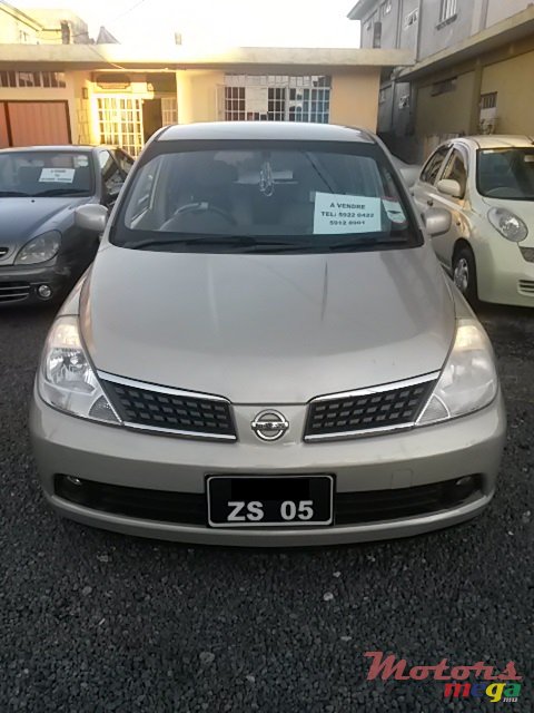 2005' Nissan Tiida HATCHBACK photo #1