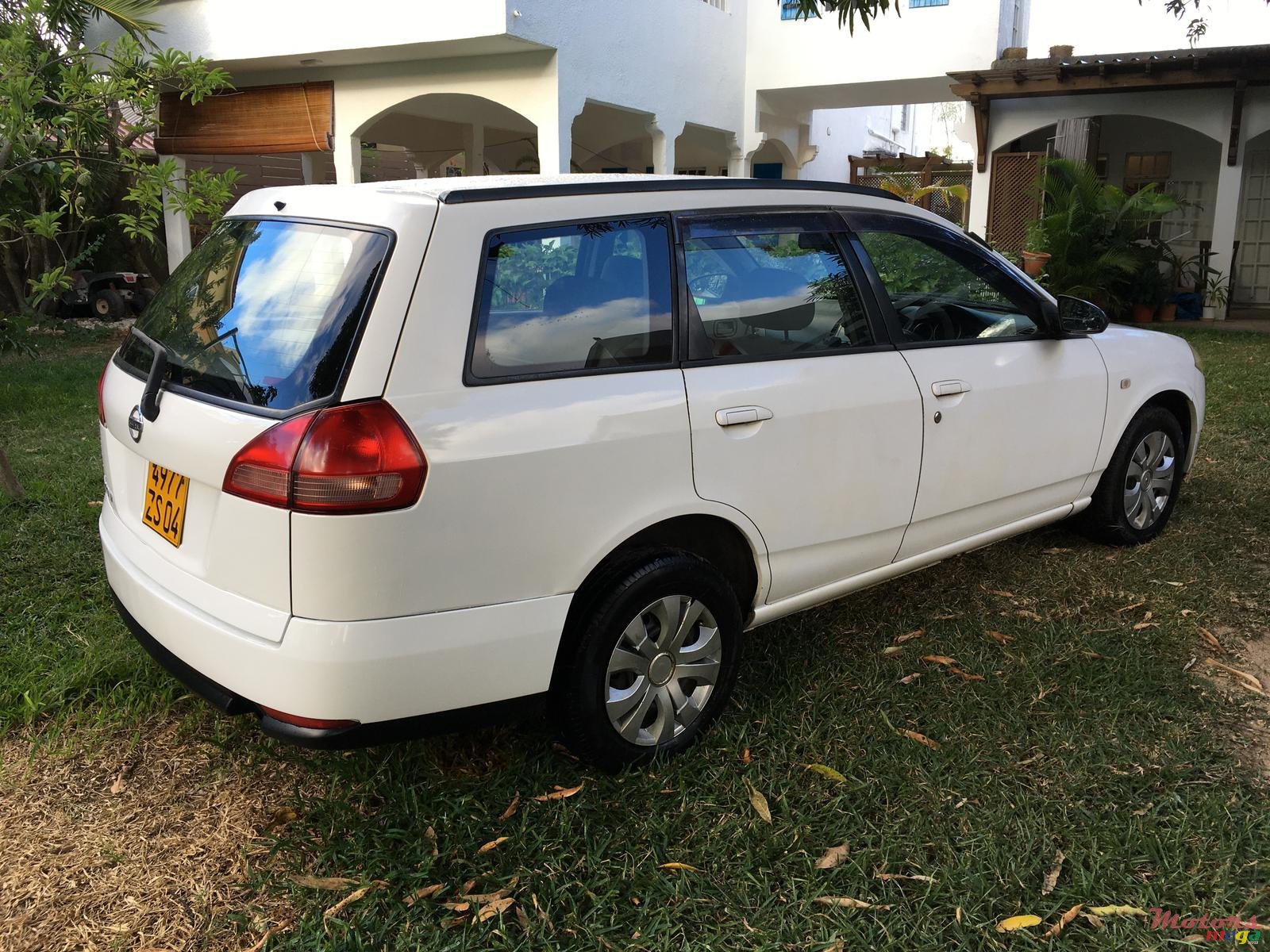 2004' Nissan photo #2