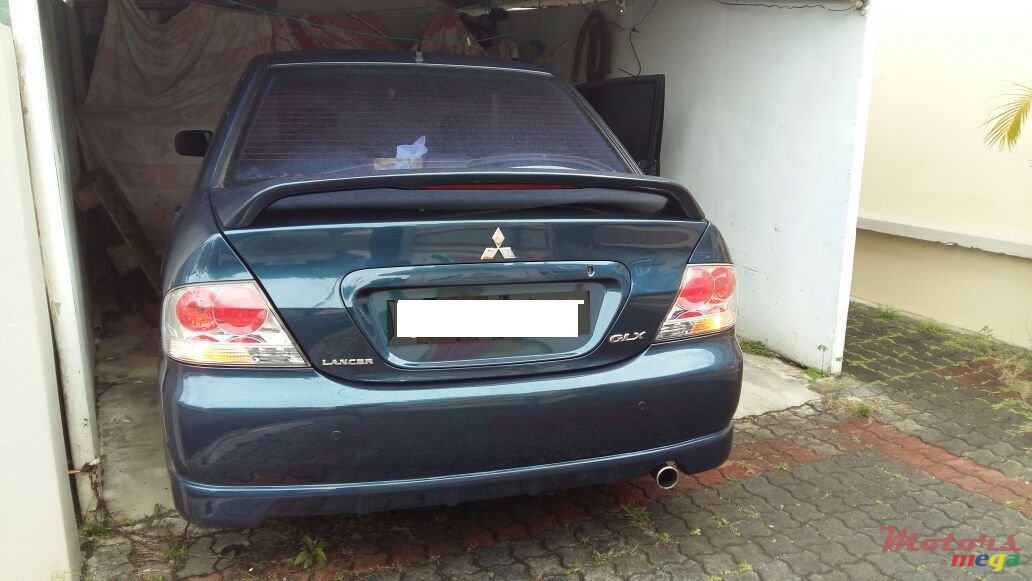 2005' Mitsubishi Lancer photo #3