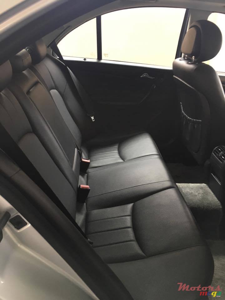 2007' Mercedes-Benz C-Class photo #3