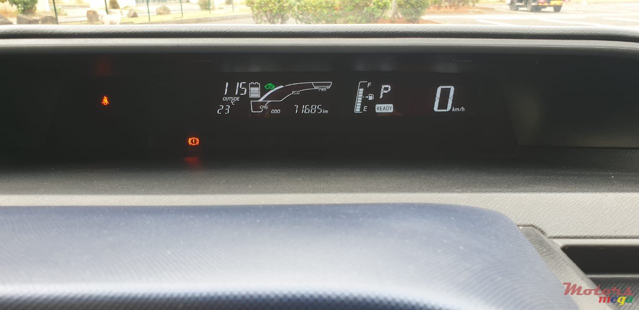 2015' Toyota Aqua photo #1