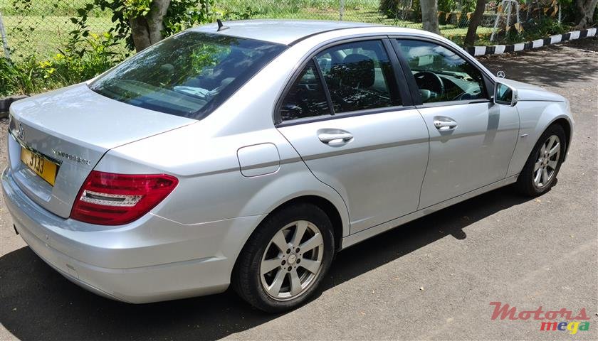 2012' Mercedes-Benz C-Class 180 Compressor photo #7