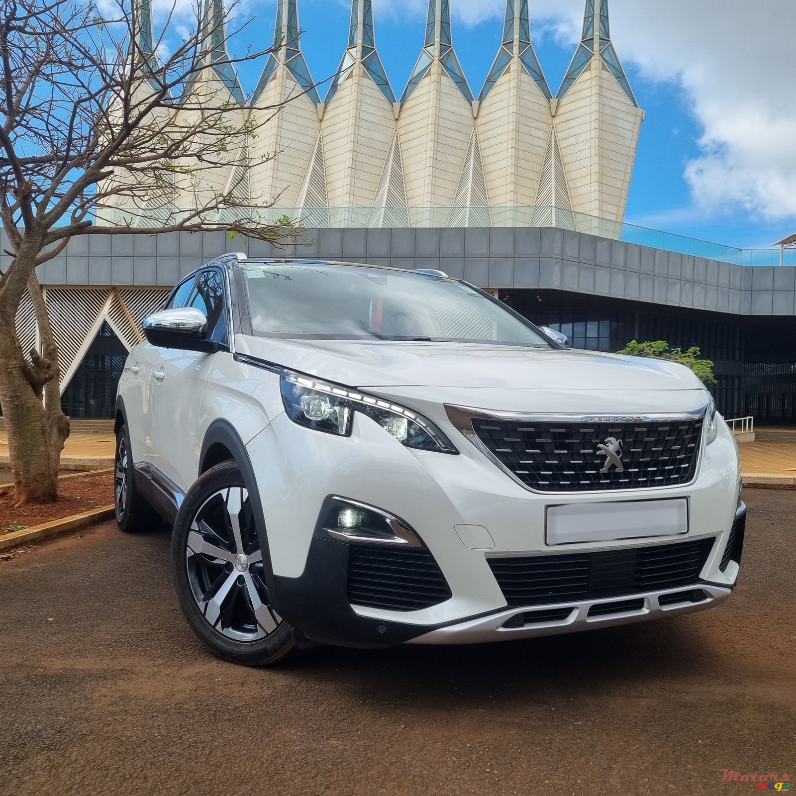 2018' Peugeot 3008 Allure photo #1