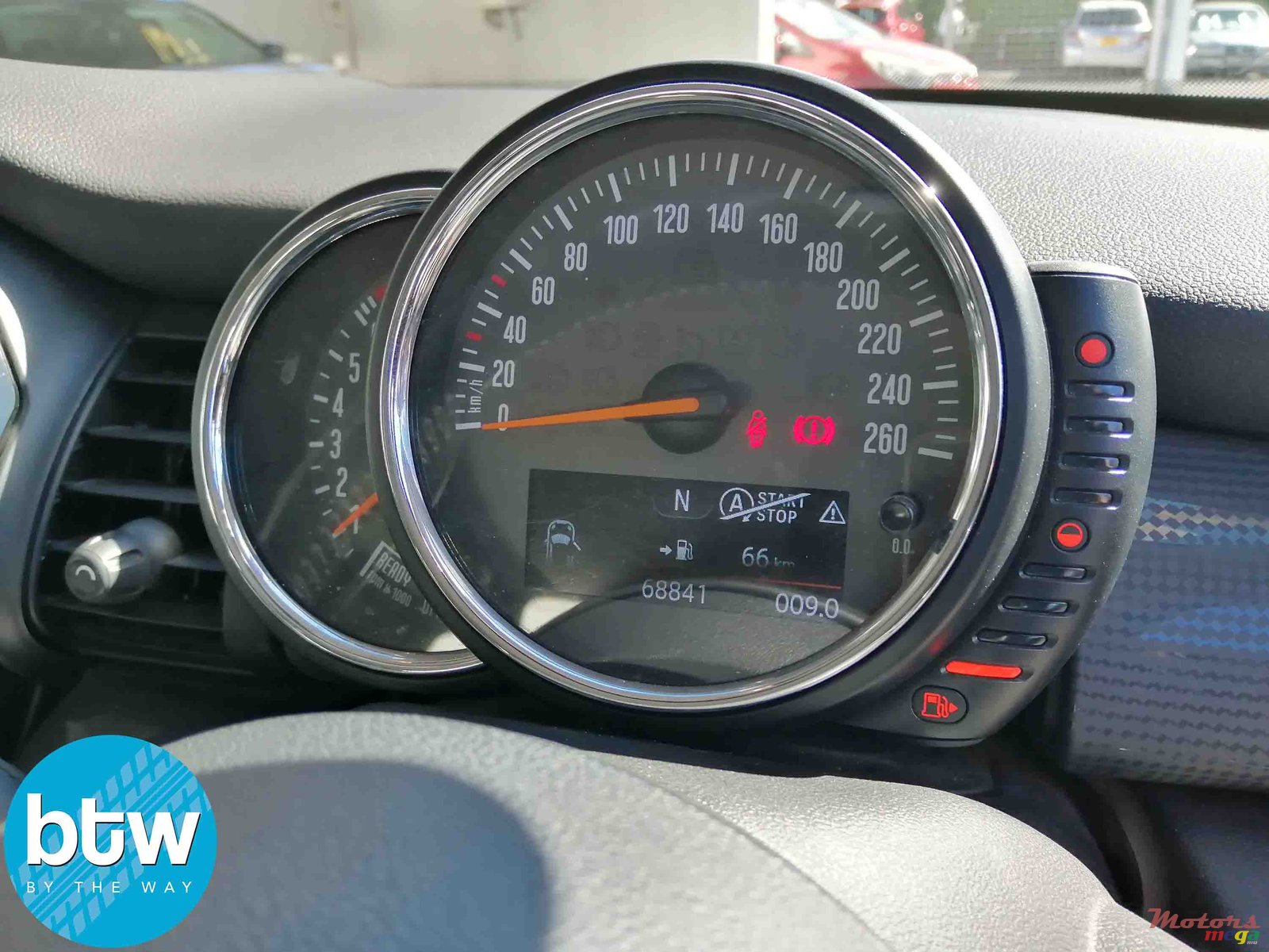 2015' MINI Cooper photo #7