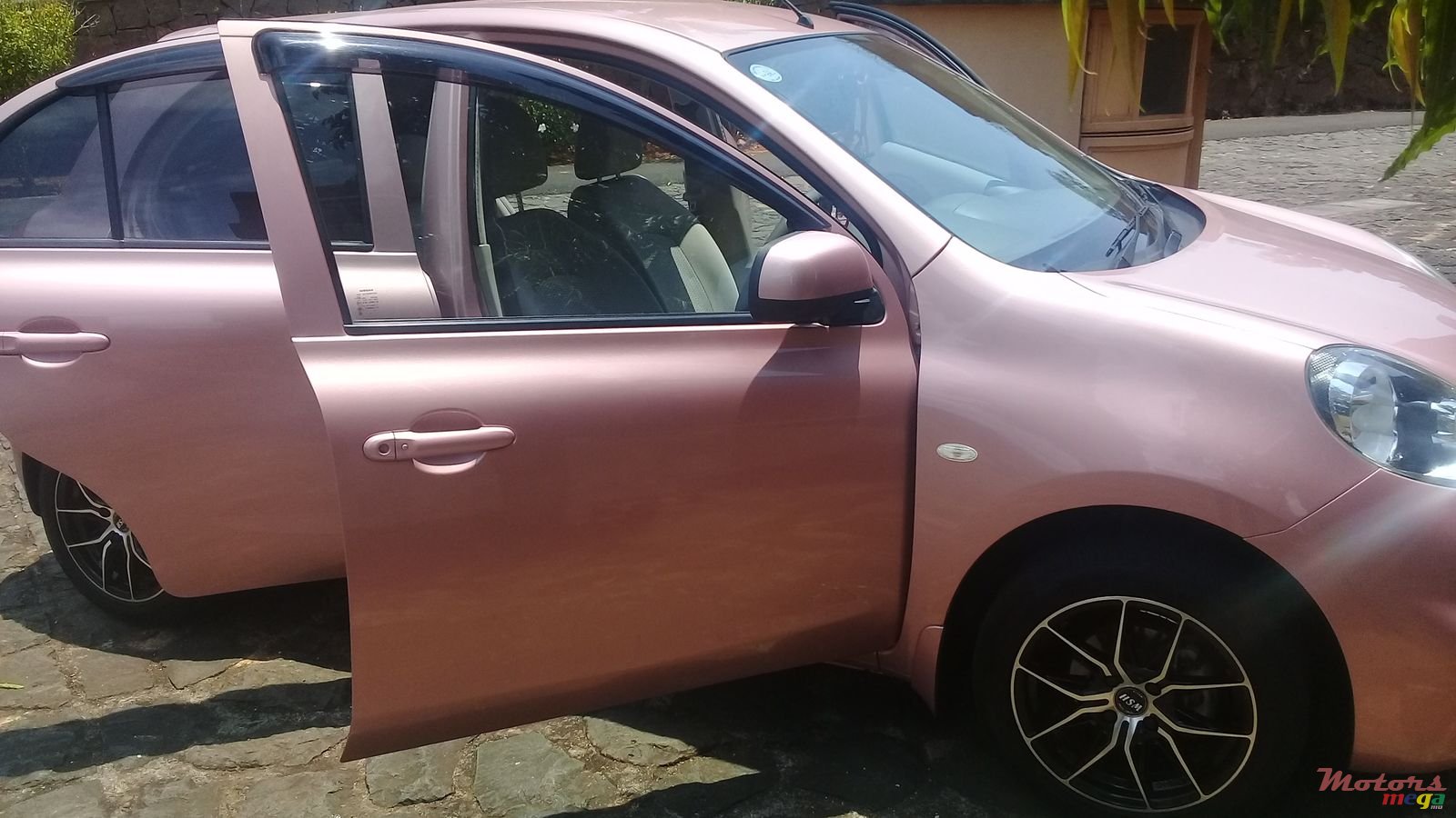 2015' Nissan March photo #1