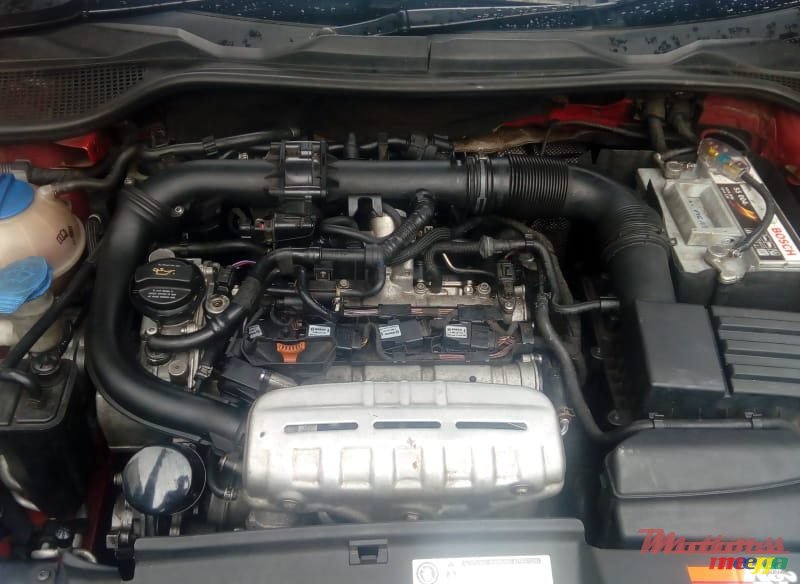 2011' Volkswagen Scirocco photo #2