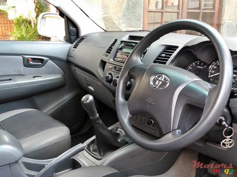 2013' Toyota Hilux (2x4) 54227164 photo #4