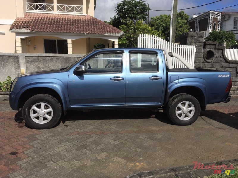 2009' Isuzu D-Max photo #1