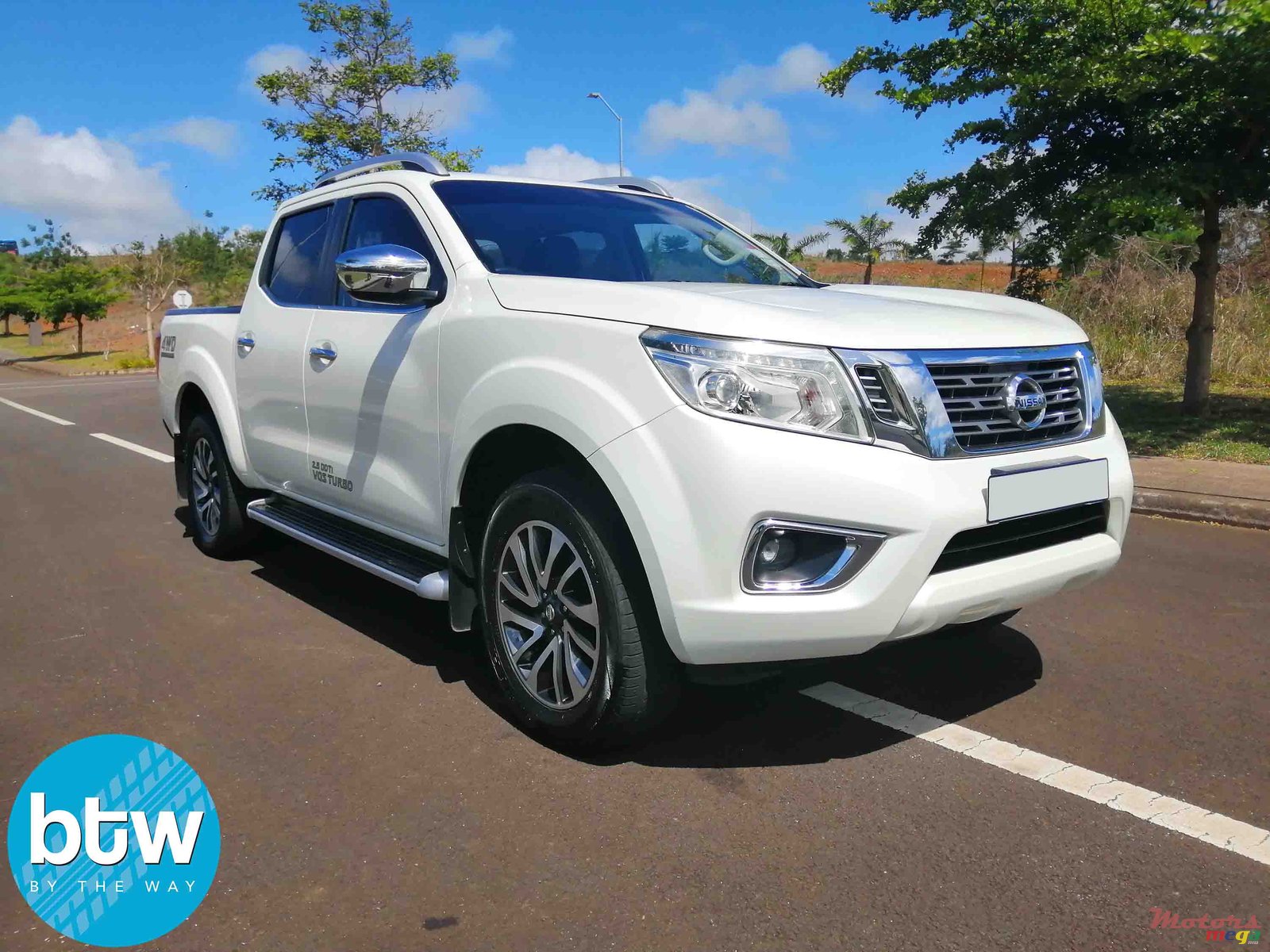 2016' Nissan Navara 4X4 Automatic photo #1