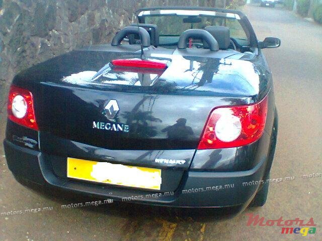 2007' Renault Megane photo #1