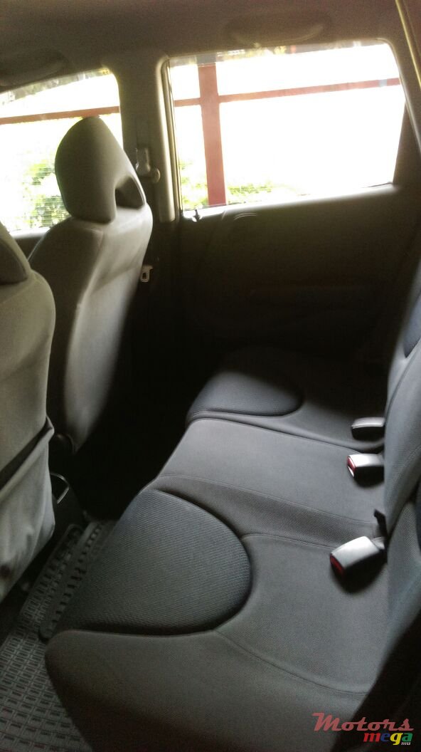 2004' Honda Jazz photo #9