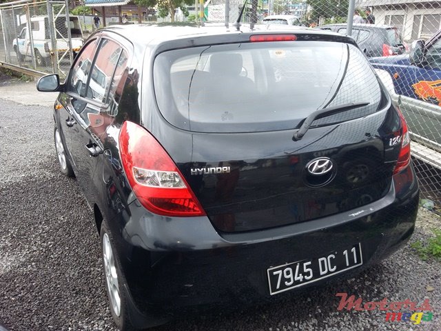 2011' Hyundai photo #3