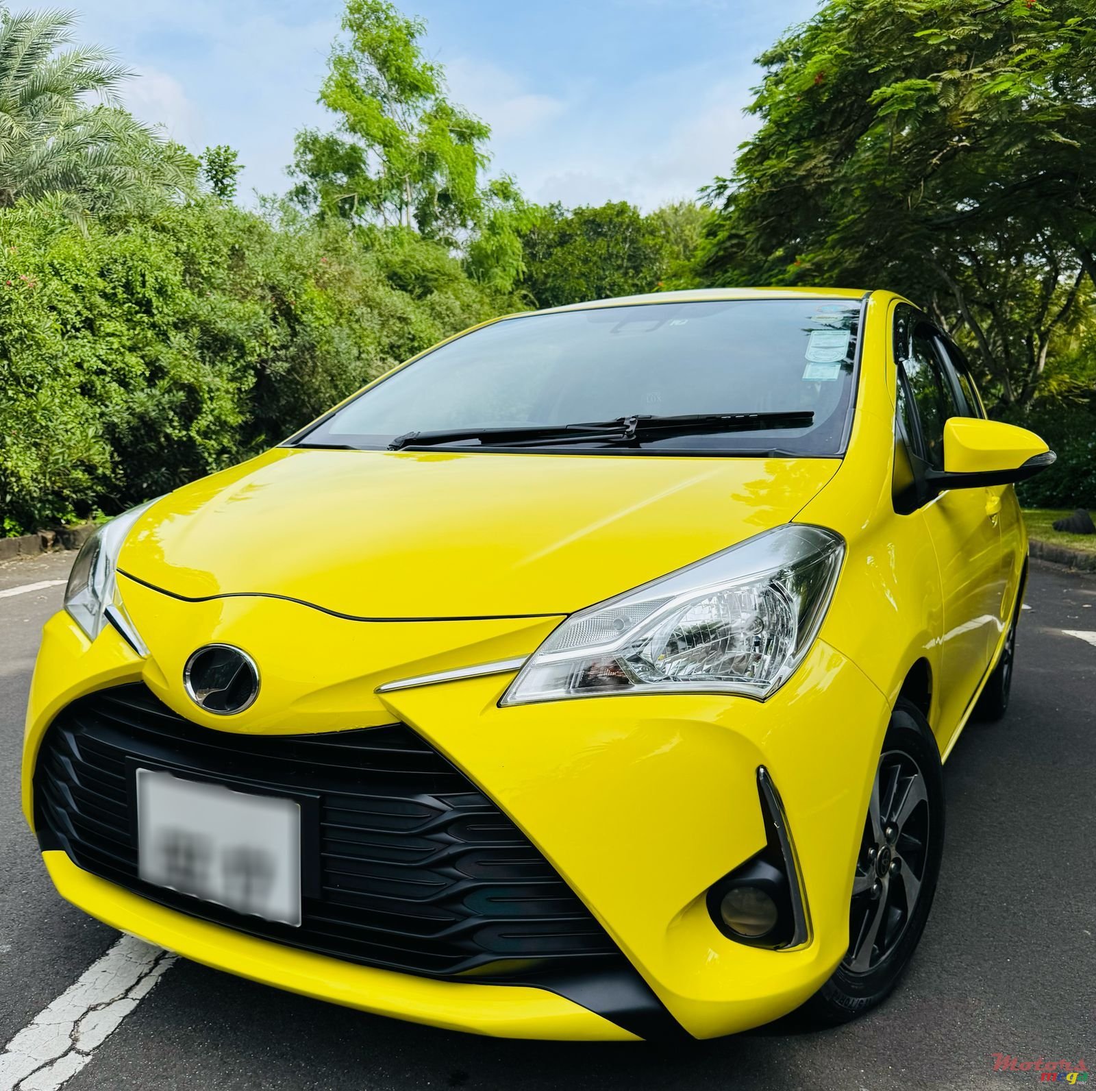 2017' Toyota Vitz photo #2