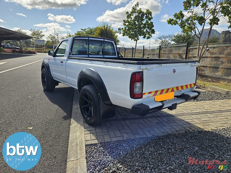 2018' Nissan NP300 Pickup 4X4 photo #3