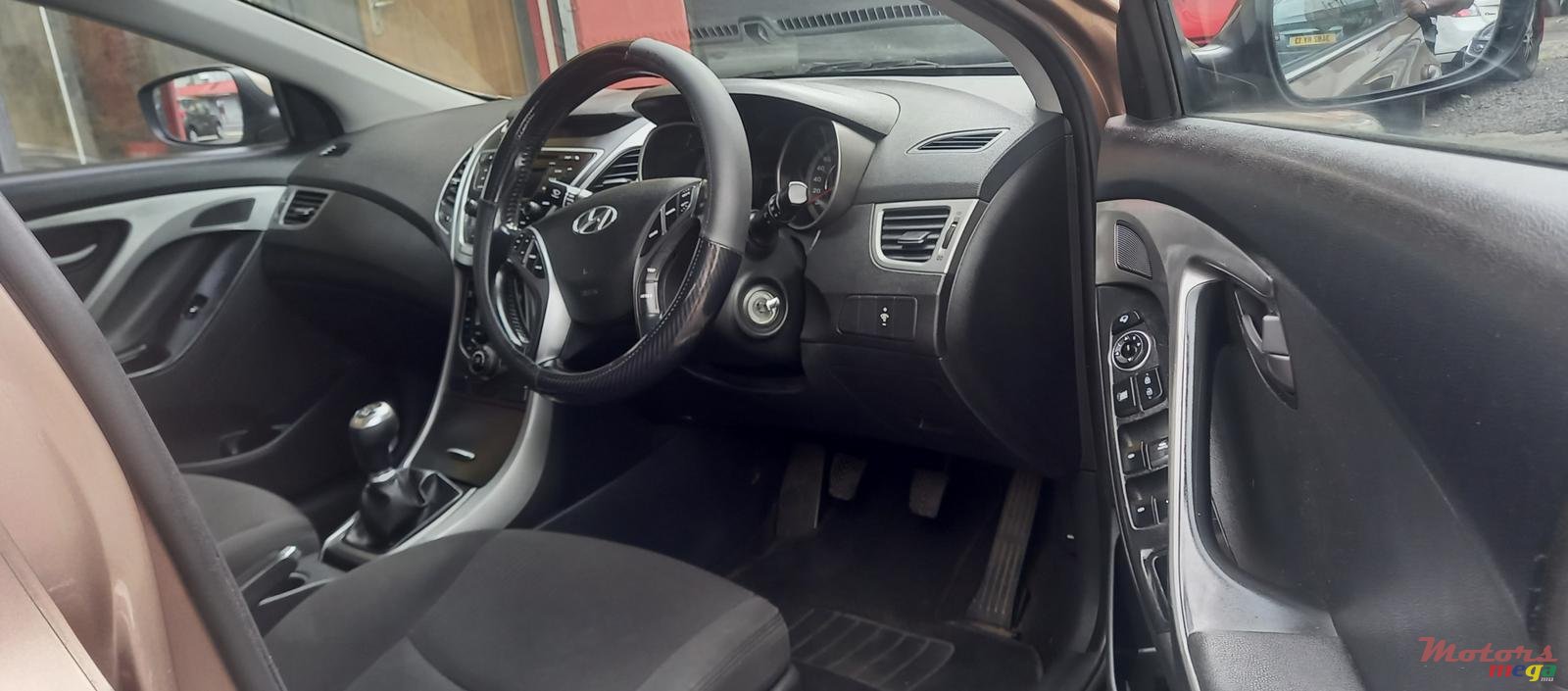 2016' Hyundai Elantra photo #5