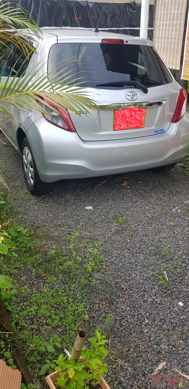 2011' Toyota Vitz photo #6