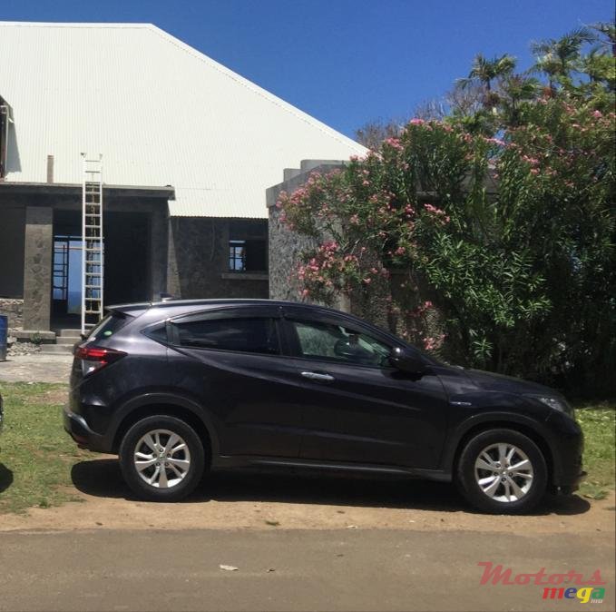 2015' Honda HR-V Vezel Hybrid photo #3