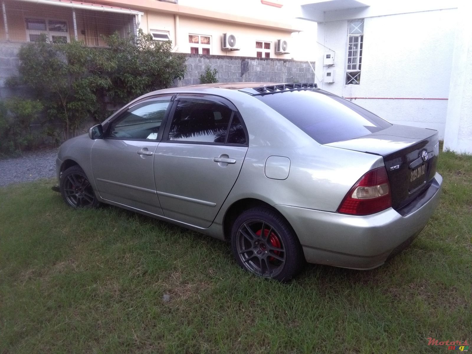 2002' Toyota photo #3