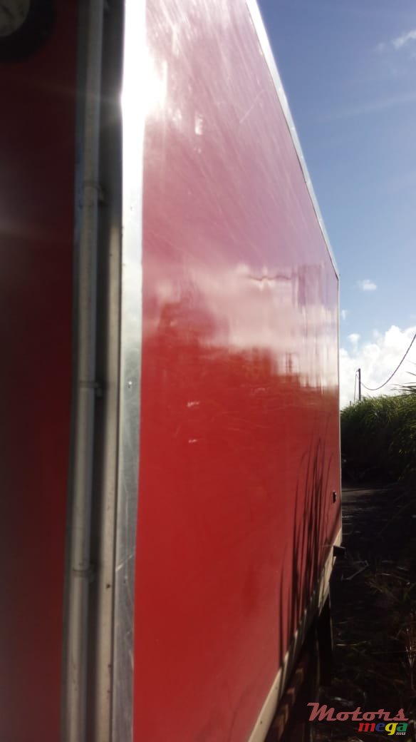 2017' Mitsubishi photo #2