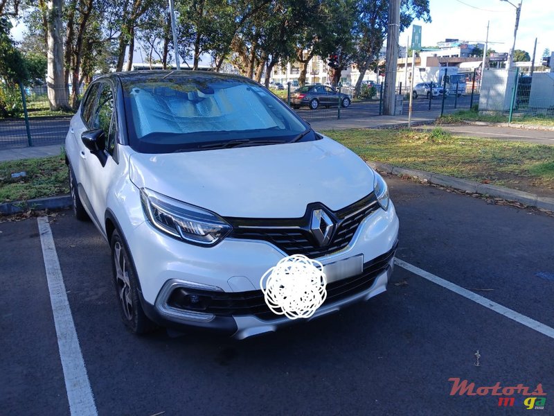 2019' Renault Captur photo #1